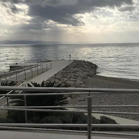 Studio Apartman Marela 2+2 *